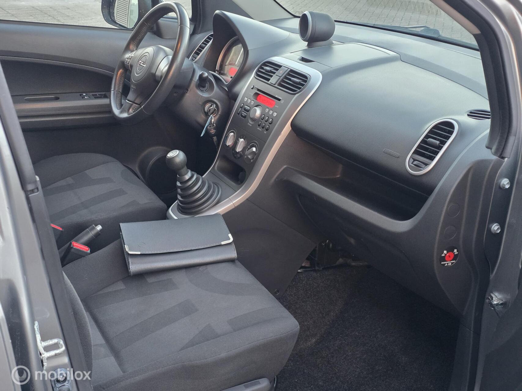 Foto van Opel Agila