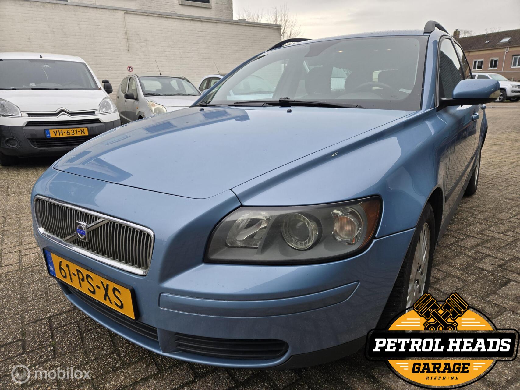 Volvo V50 2.4i Kinetic | INRUILDEAL + Halve tank benzine 2004 - voorkant