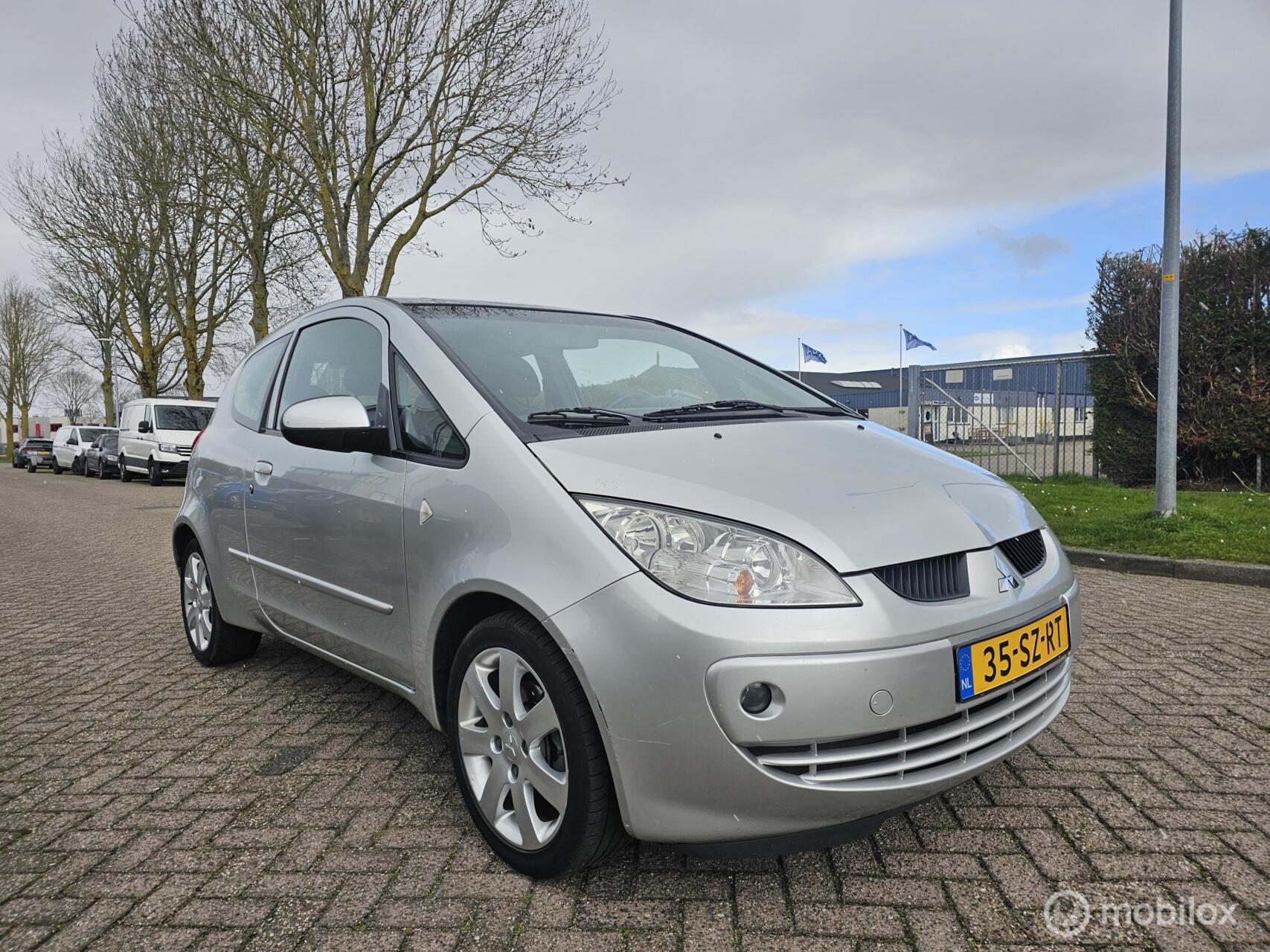 Foto van MITSUBISHI MITSUBISHI COLT
