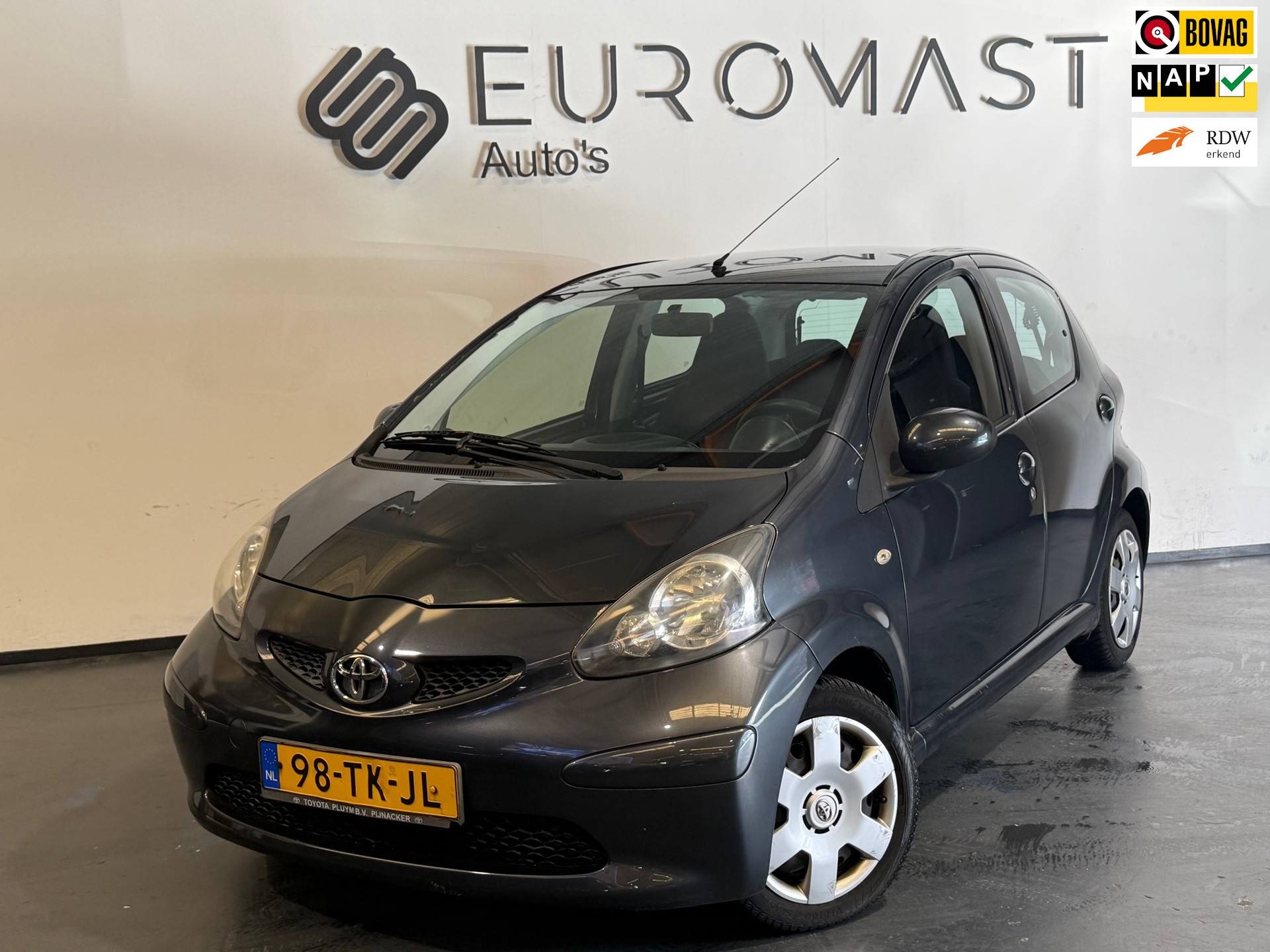 Toyota Toyota Aygo 1.0-12V + Carplay Elektrische Ramen Nieuwe Apk 2006 - voorkant