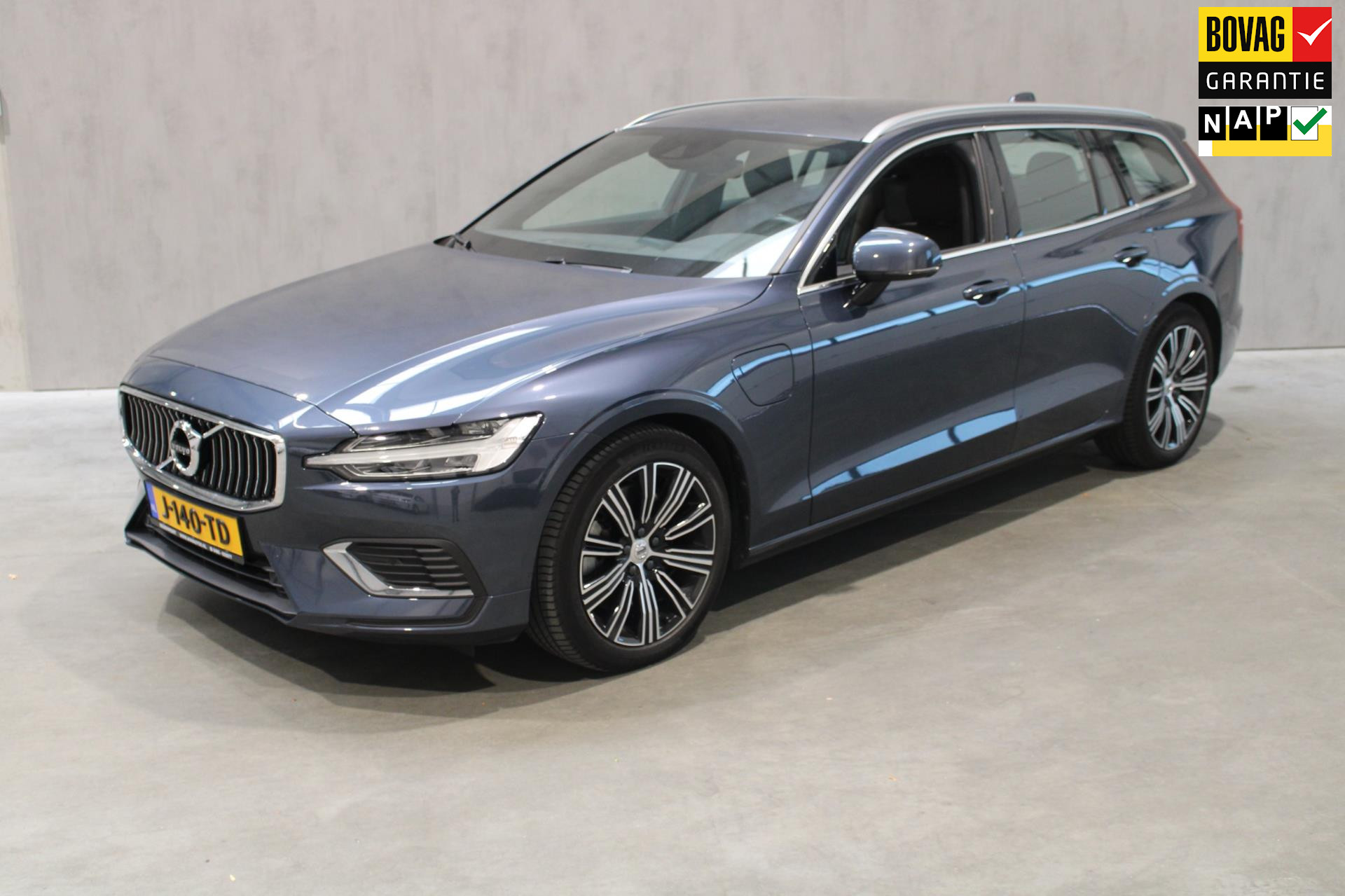 Volvo V60 2.0 T6 Recharge AWD Leer|Camera|Harman Kardon|Mooie Samenstelling Prijs is rijklaar 2020 - voorkant