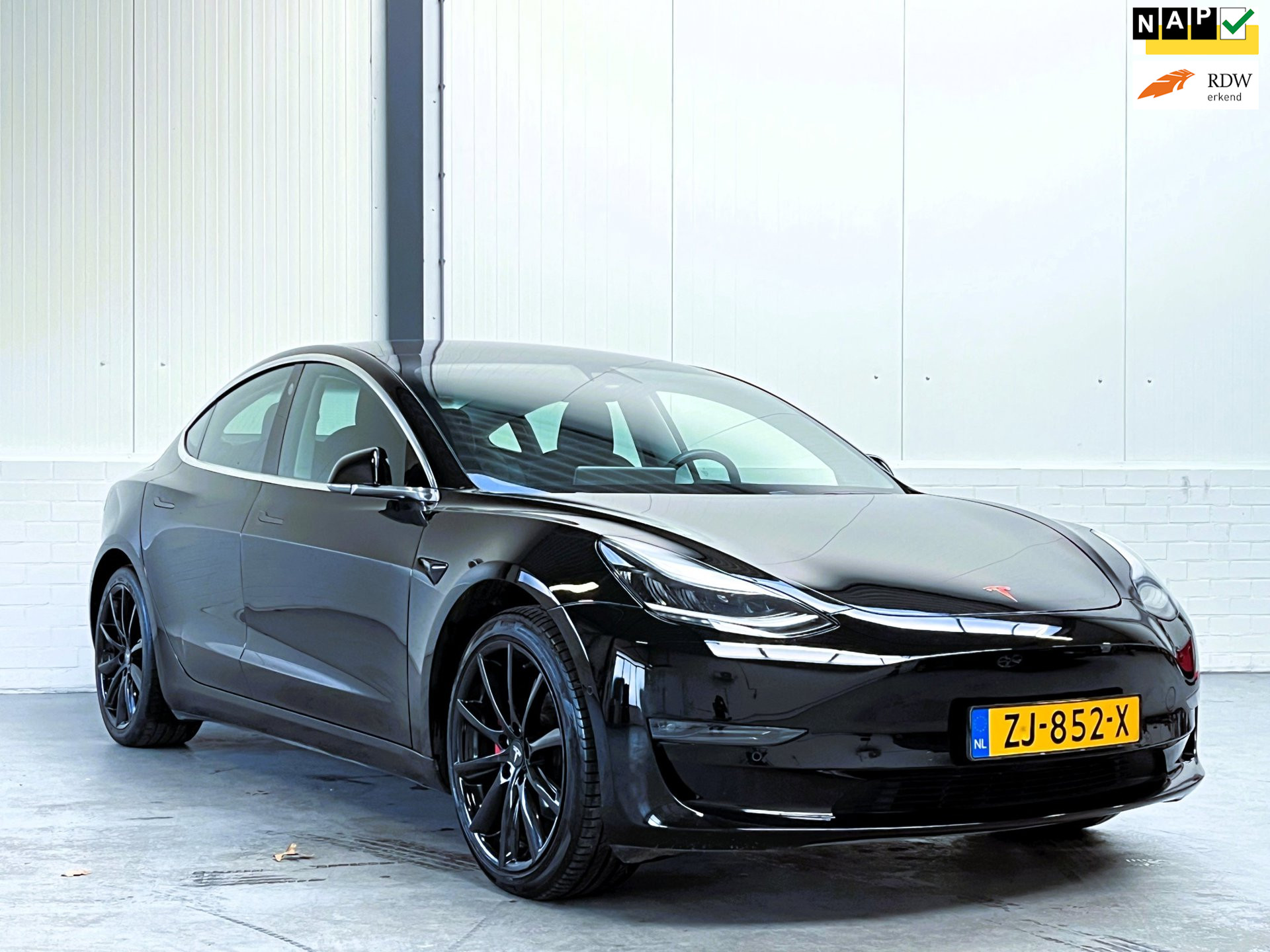 Tesla Model 3 Long Range AWD 75 kWh SoH 88%|Carbon 2019 - voorkant