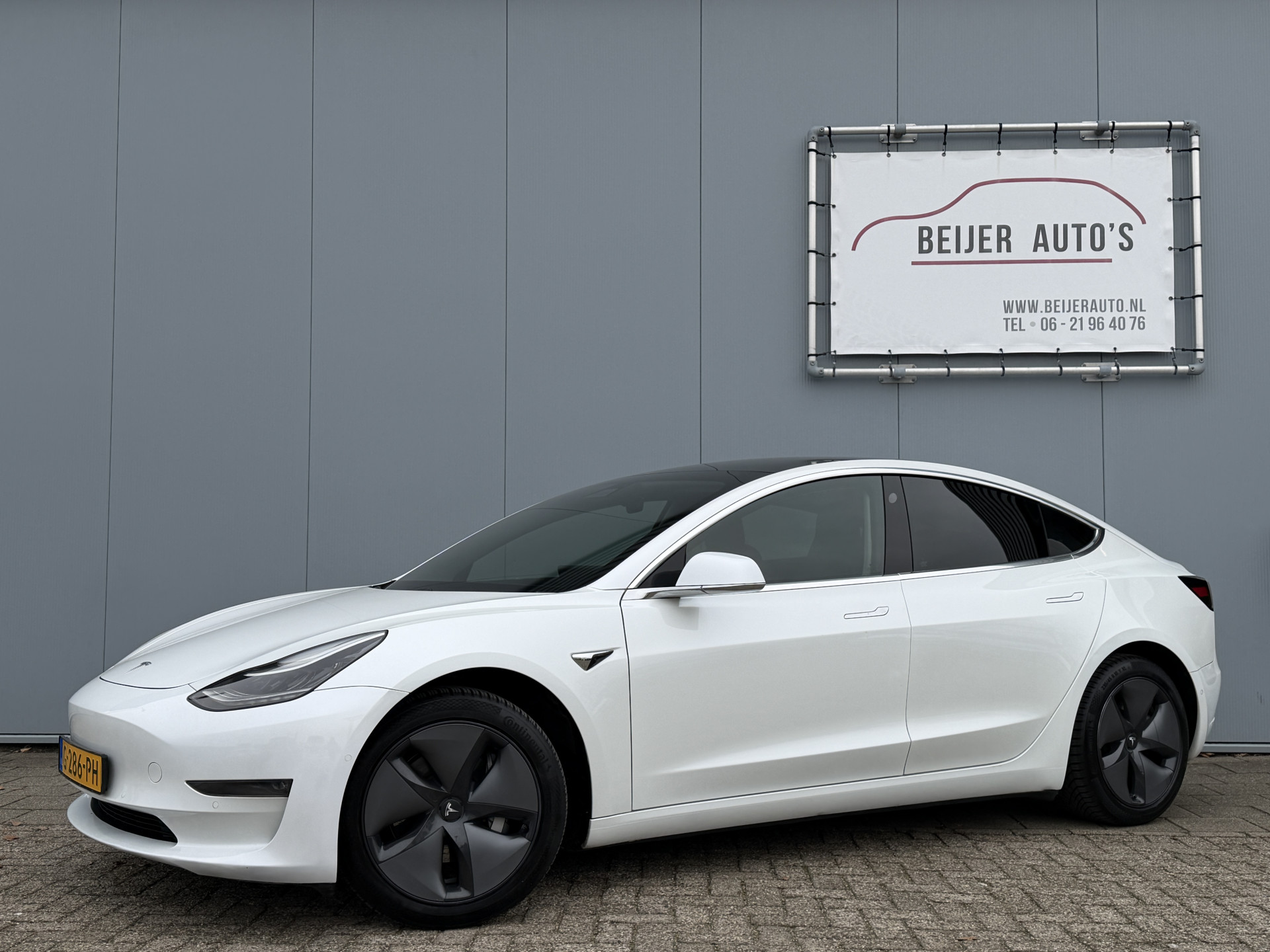 Foto van TESLA MODEL 3