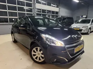 Peugeot 208 1.6 BlueHDi Access 2015 - voorkant