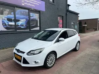 Ford Focus 1.0 EcoBoost Titanium 2013 - voorkant