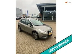 Peugeot 2008 1.2 PureTech Urban Cross 2016 - voorkant