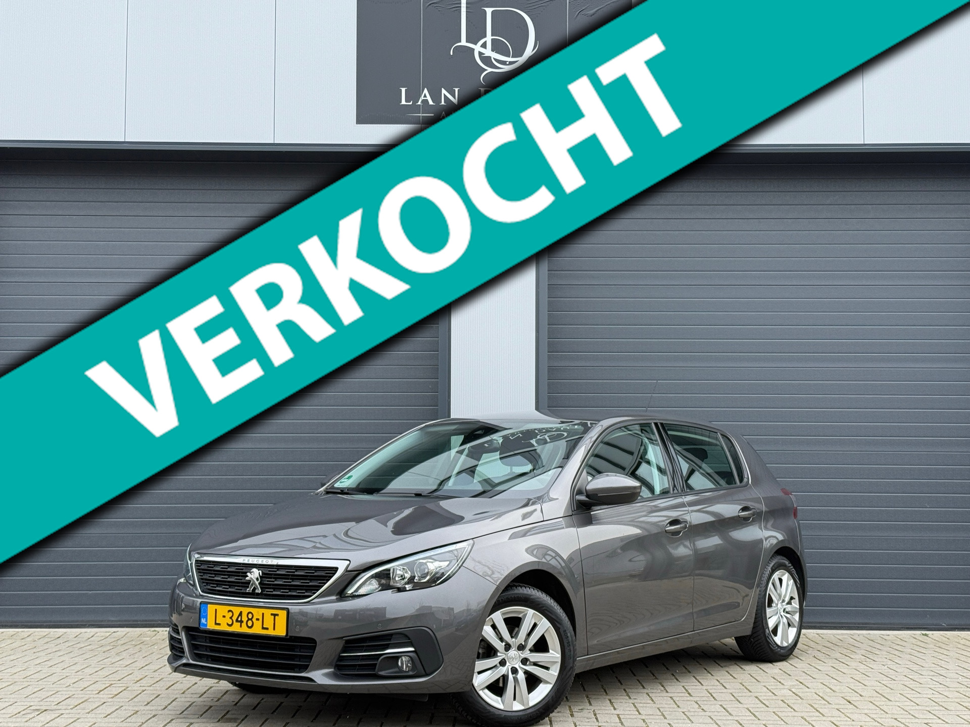 Peugeot 308 1.2 PureTech NAVI / PDC / CARPLAY / LANE ASSIST / APK 2021 - voorkant