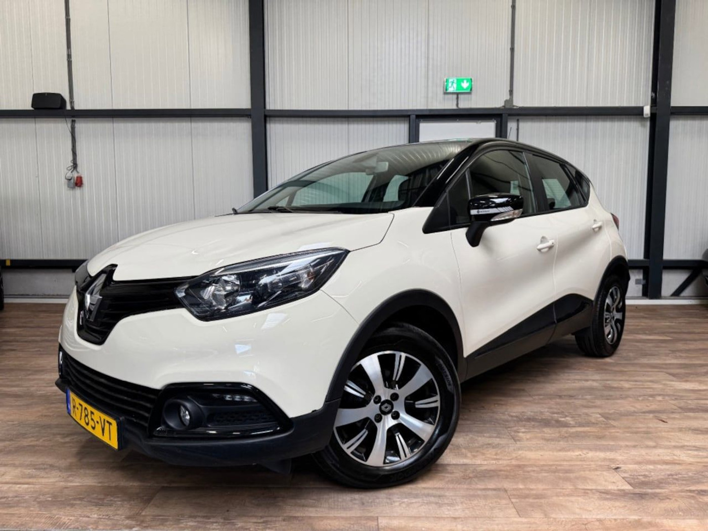 Renault Captur 0.9 TCe Helly Hansen 2014 - voorkant