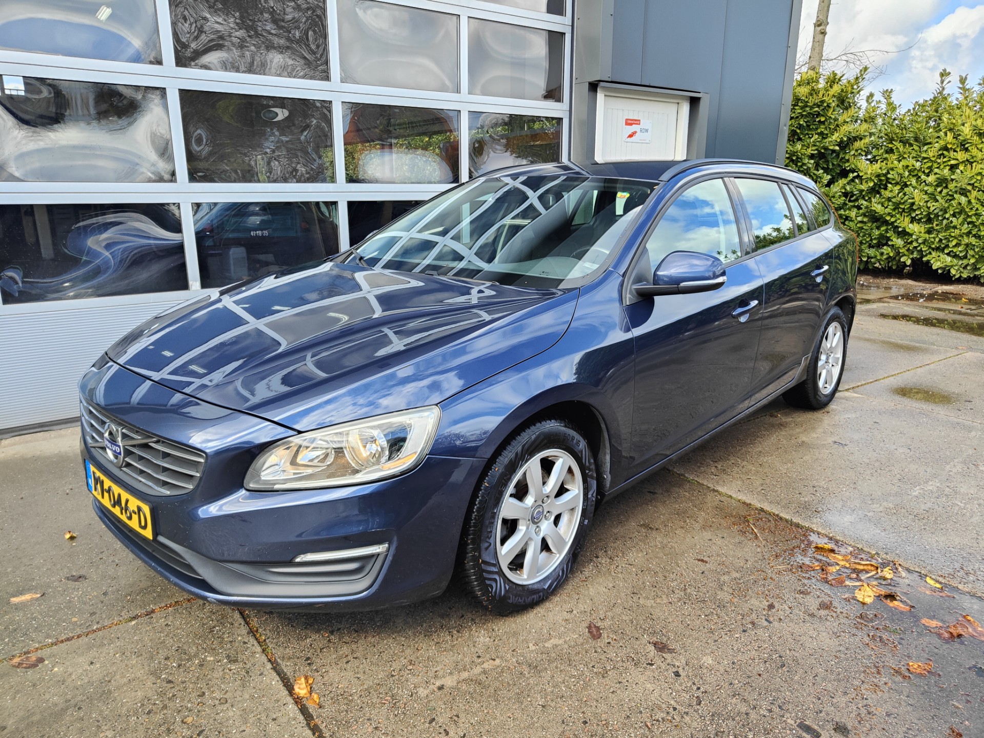 Volvo V60 1.6 D2 Momentum 2013 - voorkant