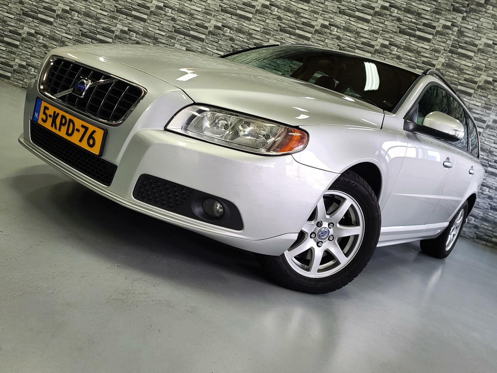 Volvo V70 2.4D Summum*Stoelverwarming*Xenon*Trekhaak*PDC! 2008 - voorkant
