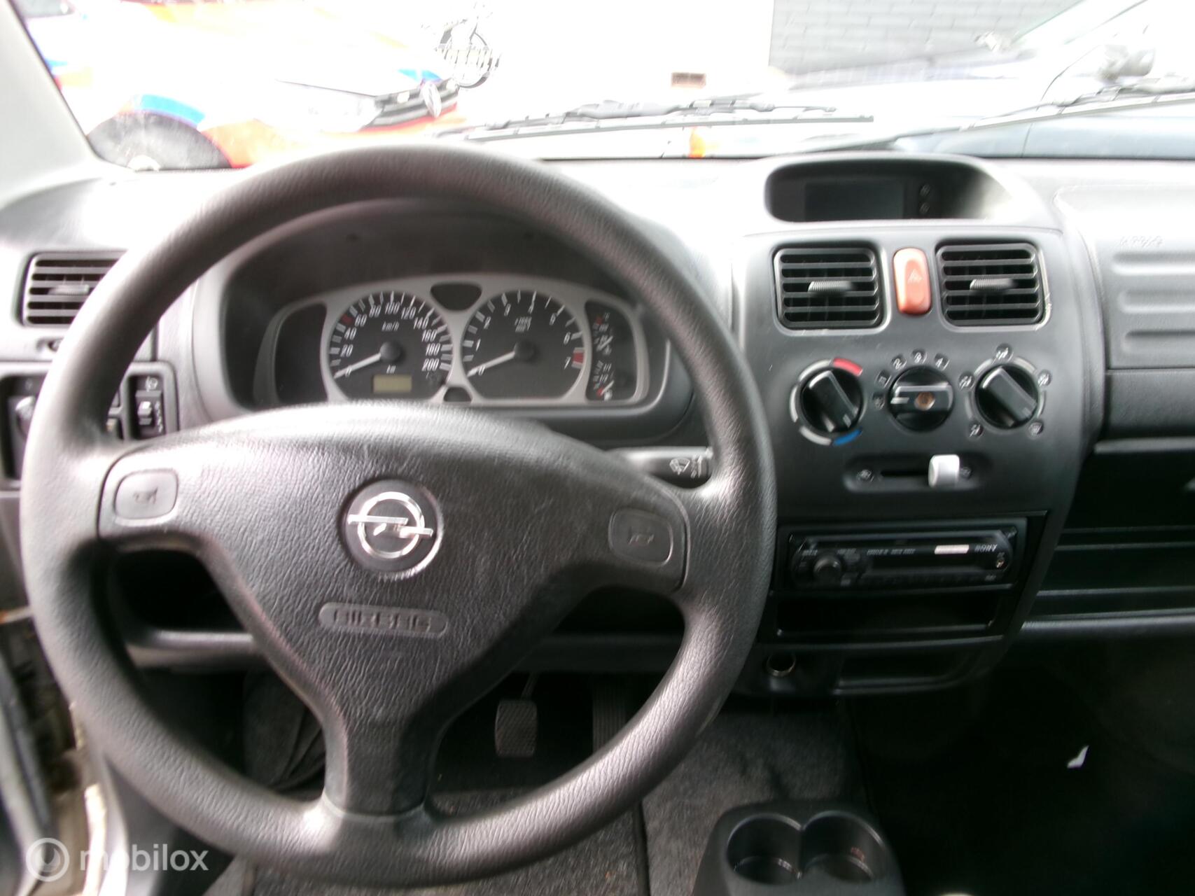 Foto van Opel Agila