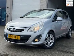Opel Corsa 1.4-16V Cosmo 2012 - voorkant