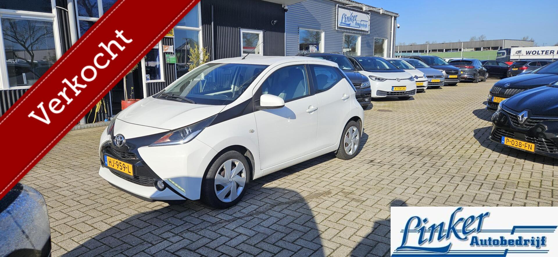 Toyota Toyota Aygo 1.0 VVT-i x-play AIRCO / CAMERA / GEEN AFLEVERKOSTEN APK FEBR 2027 2015 - voorkant