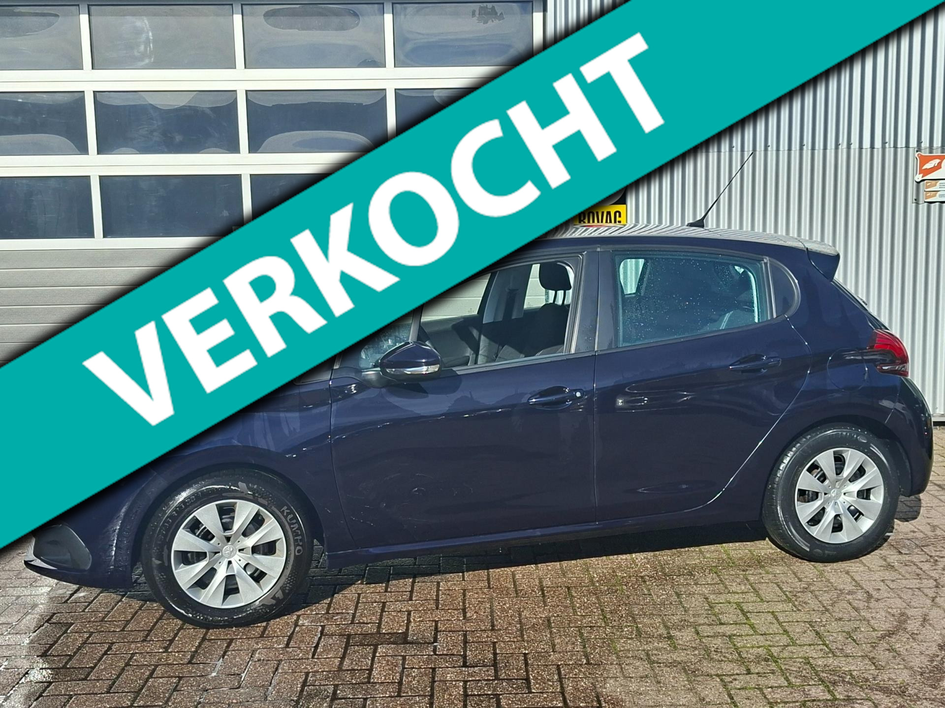 Peugeot 208 1.2 PureTech Blue Lion PDC Airco 2018 - voorkant