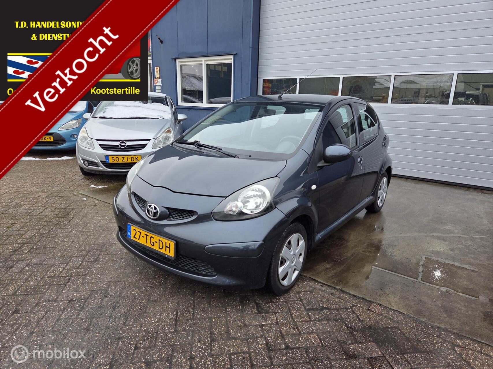 Toyota Toyota Aygo 1.0-12V + 2006 - voorkant