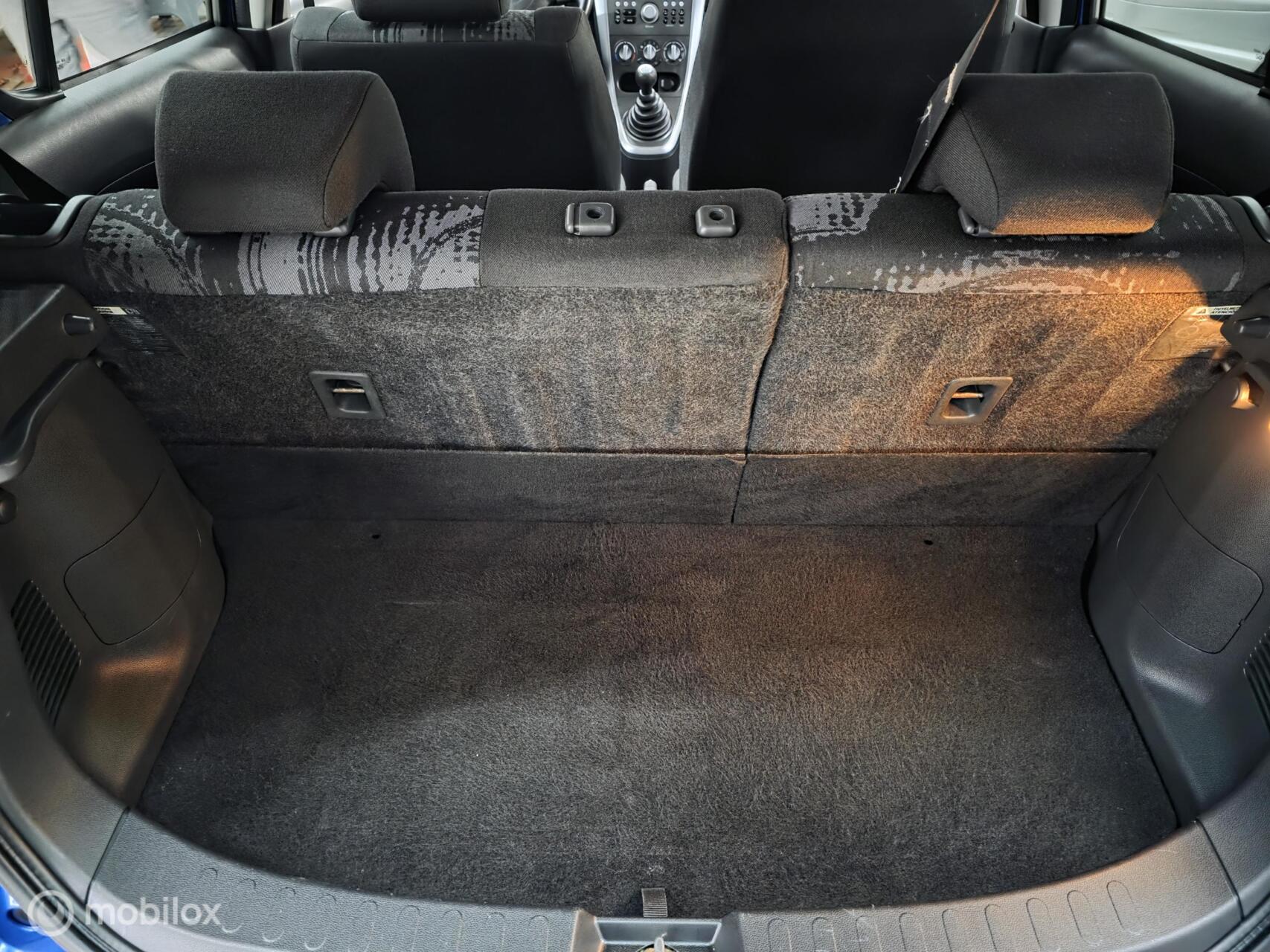 Foto van Opel Agila