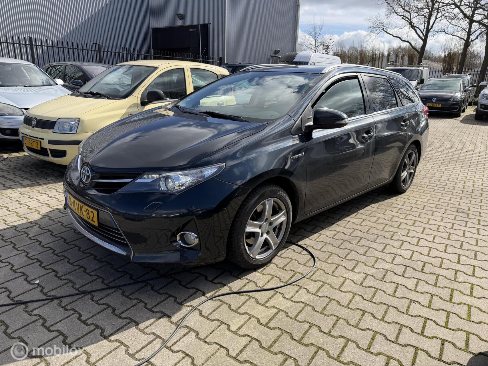 Toyota Toyota Auris 1.8 Hybrid Lease Pro 2013 - voorkant
