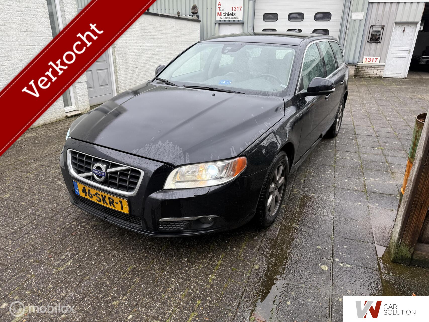 Volvo V70 1.6 T4 Kinetic NAP NAVI LEDER CLIMA XENON TREKHAAK 2011 - voorkant