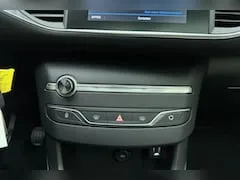 Peugeot 308 1.2 PureTech Blue Lease Premium 2019 - voorkant
