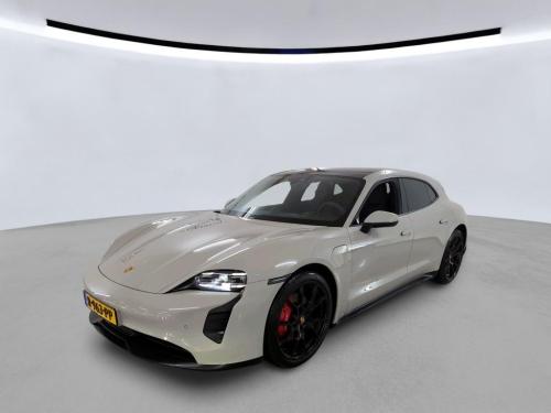 Foto van Porsche Taycan Sport Turismo