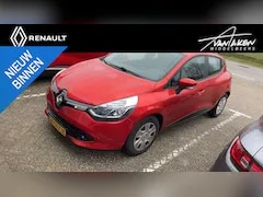 Renault Clio 0.9 TCe  Expression 2016 - voorkant