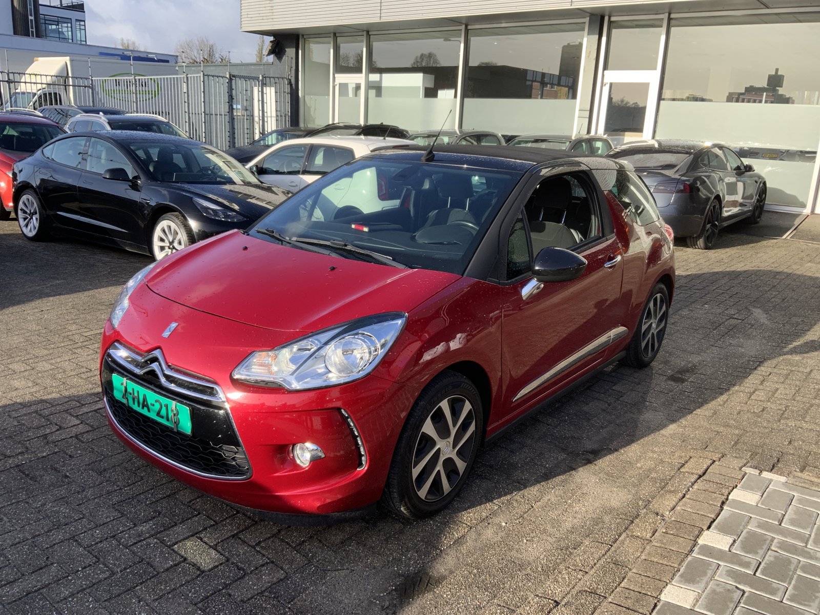 Citroen Ds3 Cabrio 1.2 VTi So Chic 2014 - voorkant