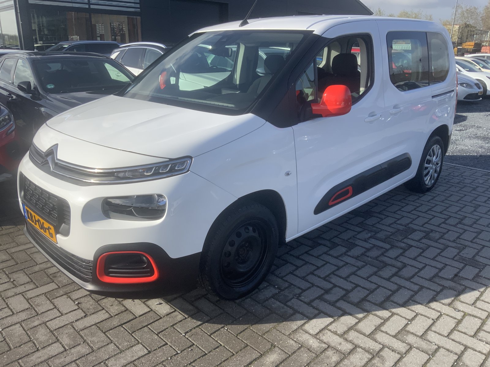Citroen Berlingo 1.2T FEEL Live 2021 - voorkant