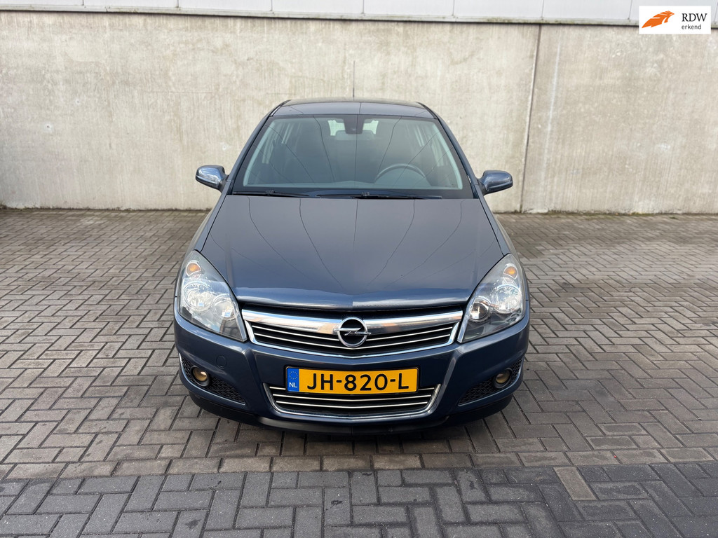 Opel Astra 1.6 Essentia 2008 - voorkant