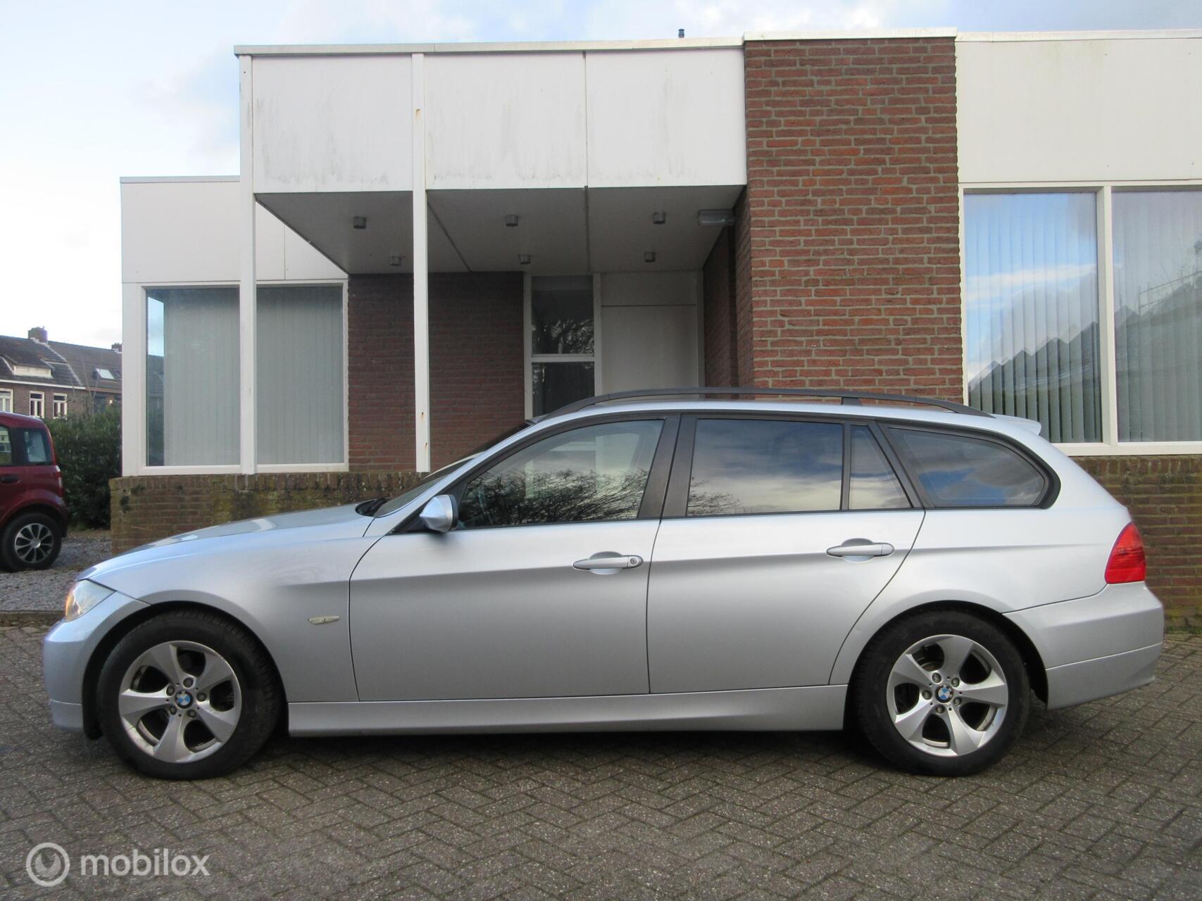 Foto van BMW 3ER REIHE