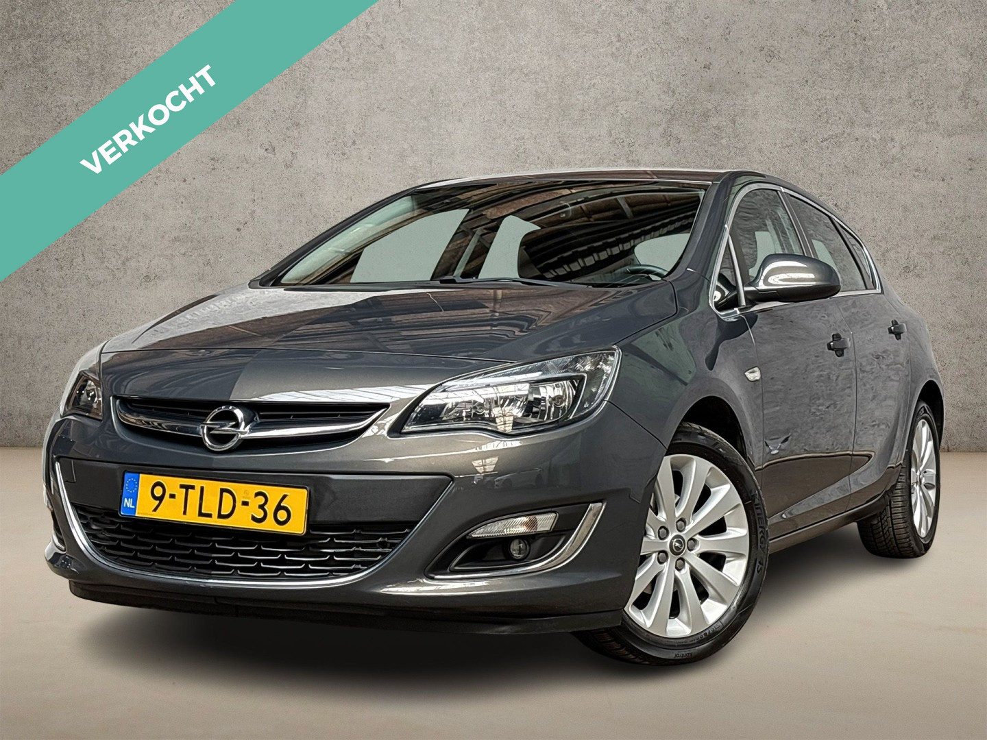 Opel Astra 1.4 Turbo Cosmo 2014 - voorkant