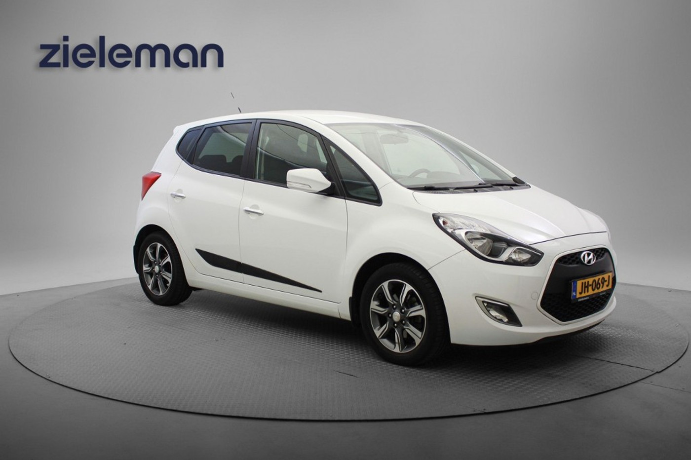 Hyundai Ix20 1.4I Go - Airco, Navi, Camera, Trekhaak 2016 - voorkant