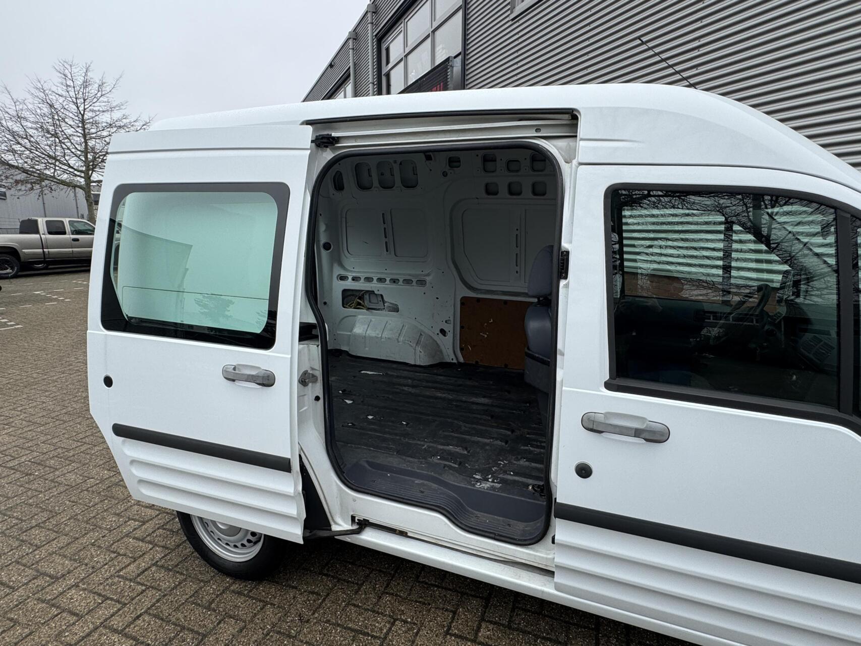 Foto van Ford Transit Connect T230l Van 1,8tdci 81