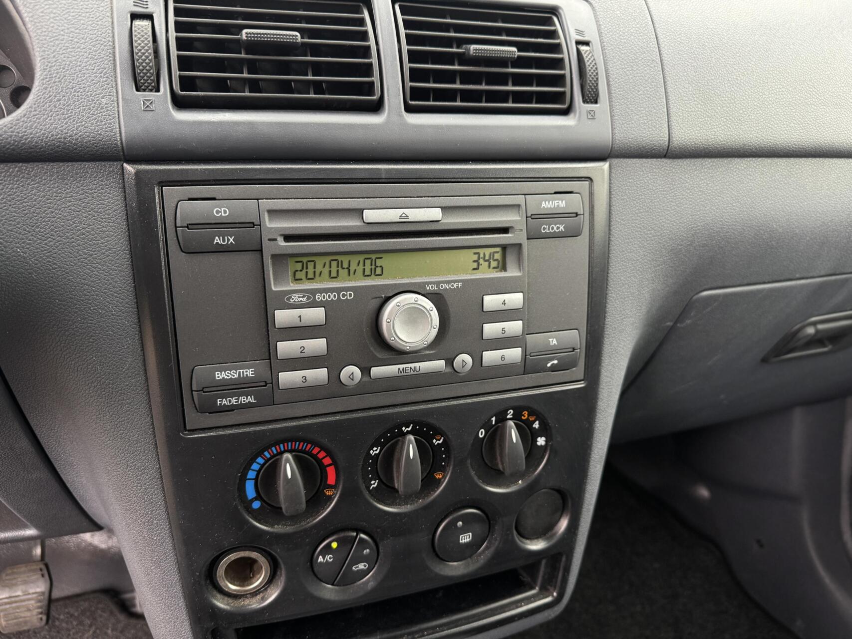 Foto van Ford Transit Connect T230l Van 1,8tdci 81