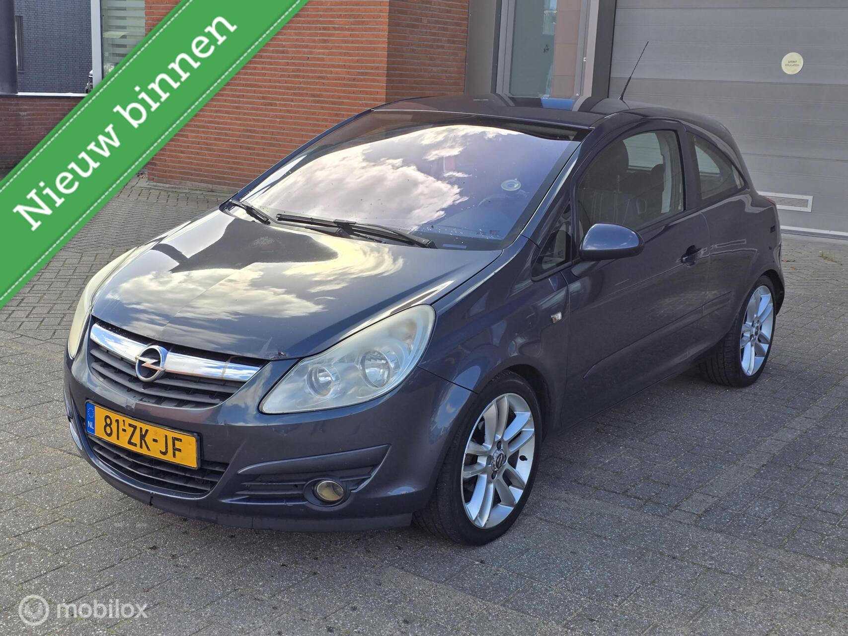 Opel Corsa 1.4-16V Enjoy_İnruilen koopje 2008 - voorkant