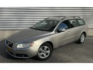 Volvo V70 2.4D Momentum 2010 - voorkant