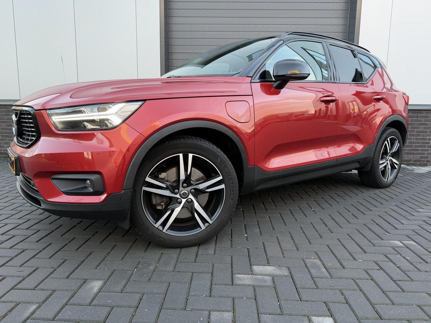 Volvo XC40 1.5 T4 Recharge R-Design Expression|TREKHAAK|NAP 2021 - voorkant