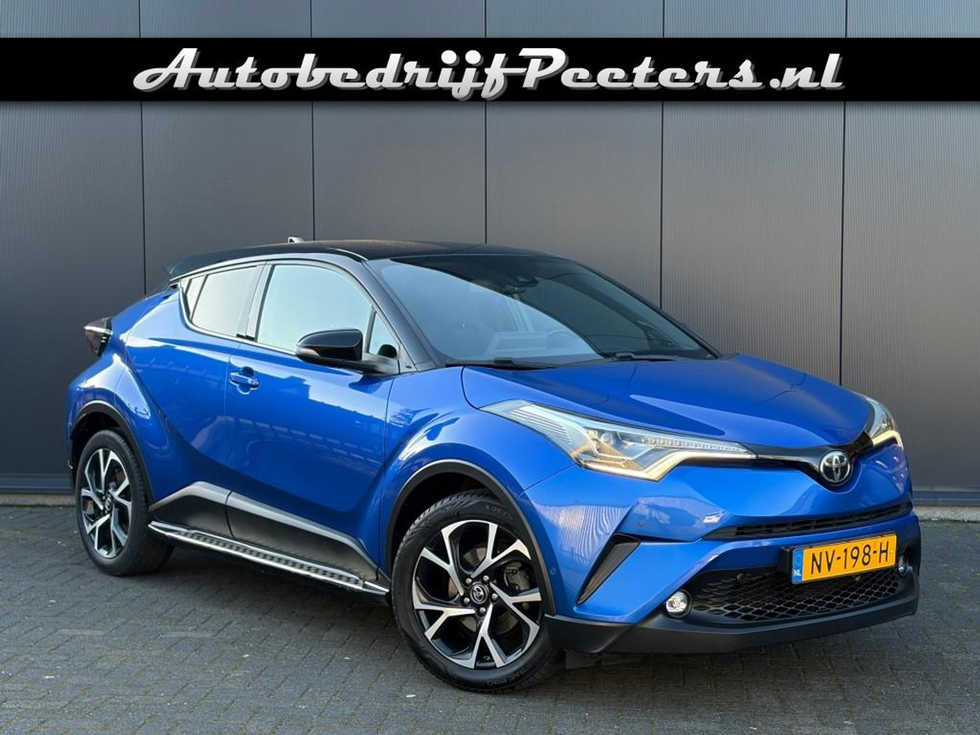 Toyota Toyota C-hr 1.2 Bi-Tone 1e eigenaar ACC LED Camera JBL Navi Stoelverw. Trekhaak 2017 - voorkant