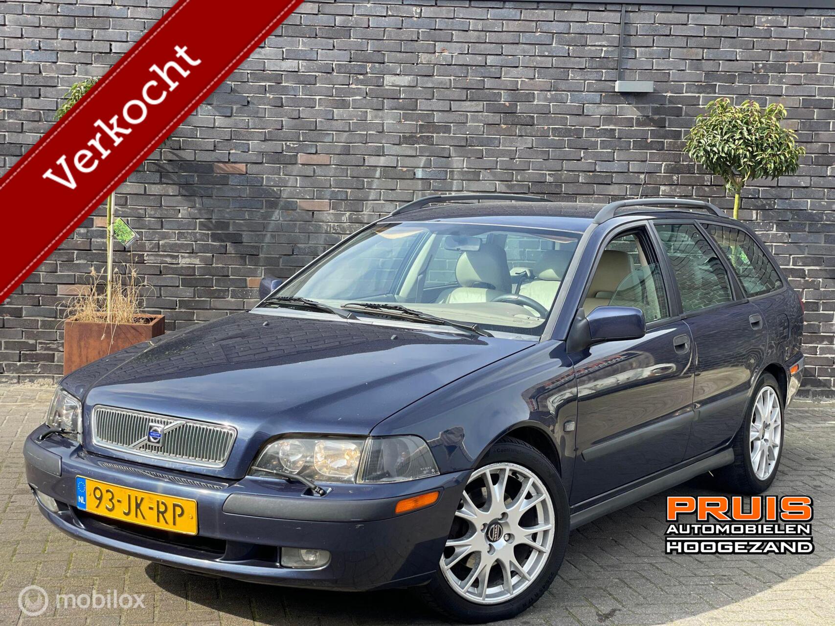 Volvo V40 1.8 Europa -AUTOMAAT- *INRUIL MOGELIJK!* 2002 - voorkant
