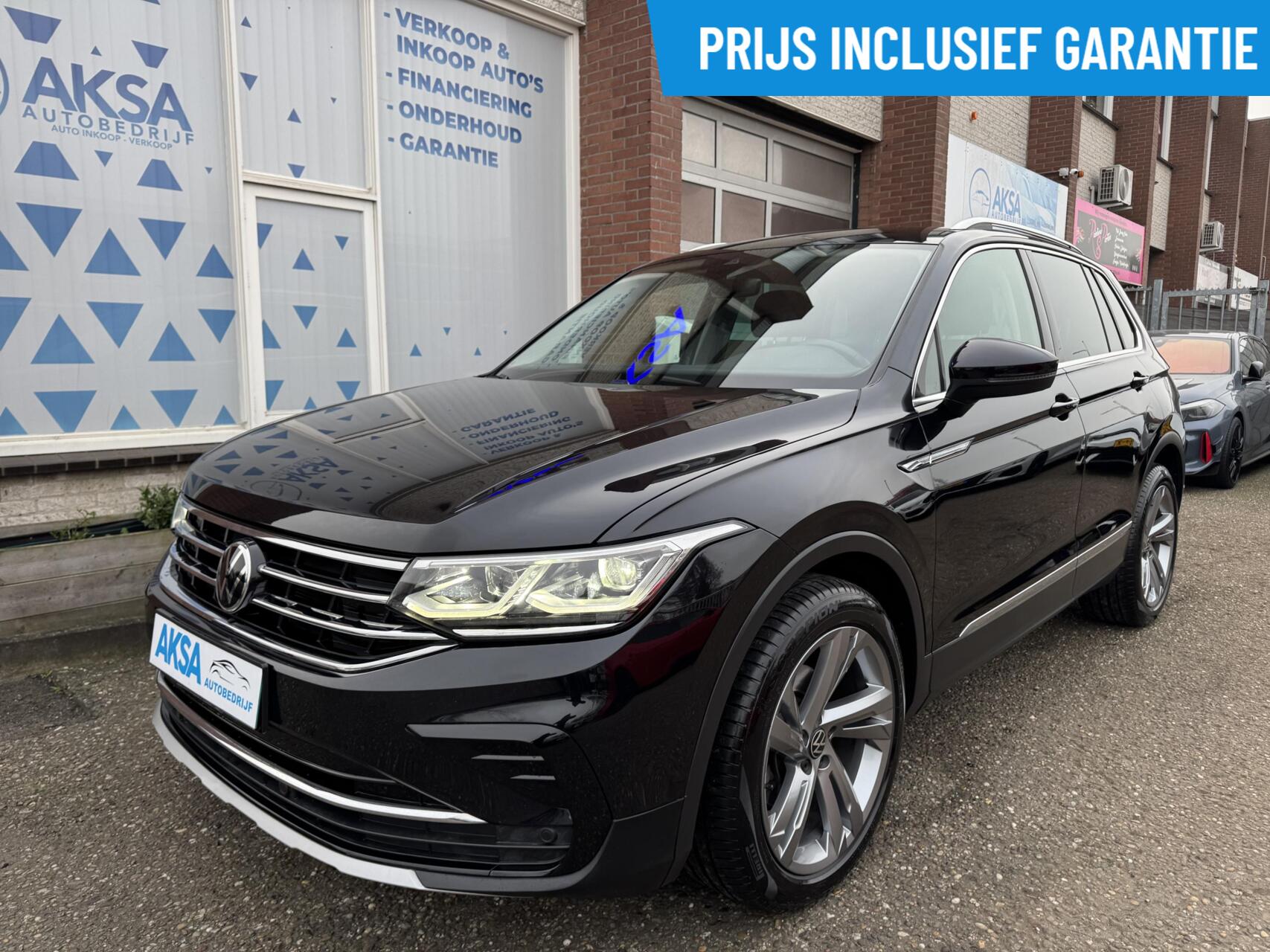 Volkswagen Tiguan 1.5 TSI 150pk DSG IQ Light CarPlay LaneAssist Stuurwielvw Stoelvw 2021 - voorkant
