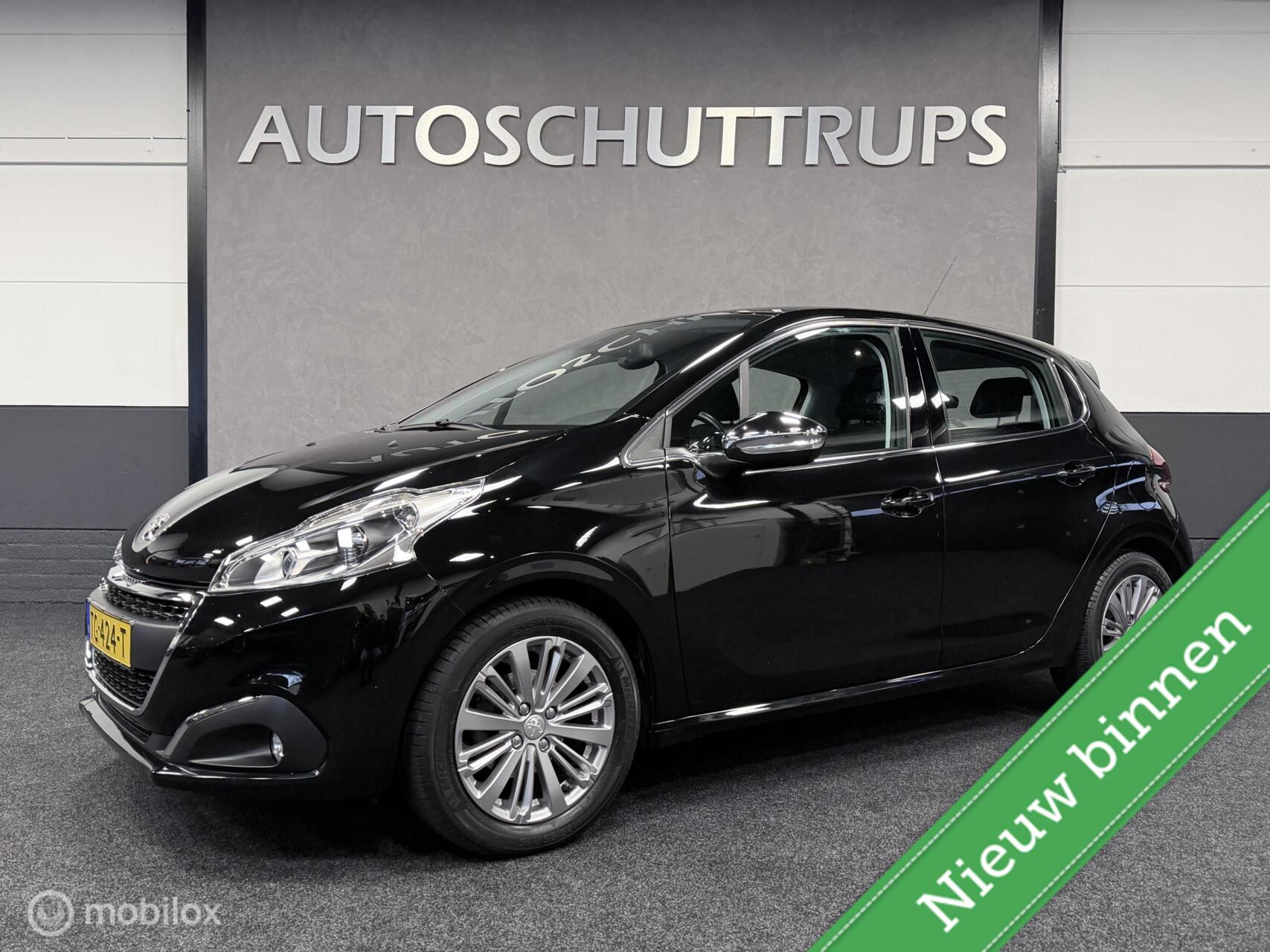 Peugeot 208 1.2 Allure NAVI / CARPLAY / LED / CRUISE / CLIMATE / LUXE / DISTRIBUTIE VERVANGEN 2018 - voorkant