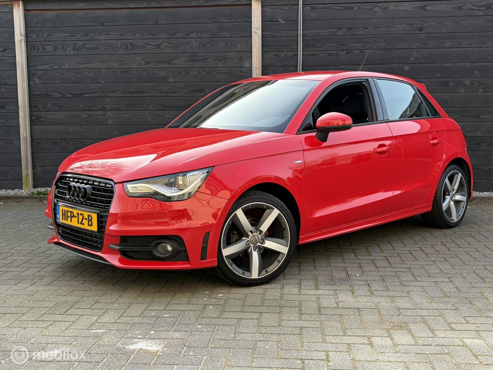 Audi A1 Sportback 1.2 TFSI S-Line Red Ribbon / S1 bumpers / 45.154 KM 1e eigenaar 2014 - voorkant
