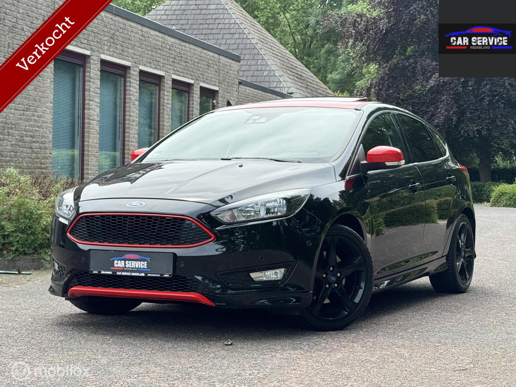 Ford Focus 1.5 150PK Red Edition ST LINE/PDC/NAVI/DAKJE 2016 - voorkant
