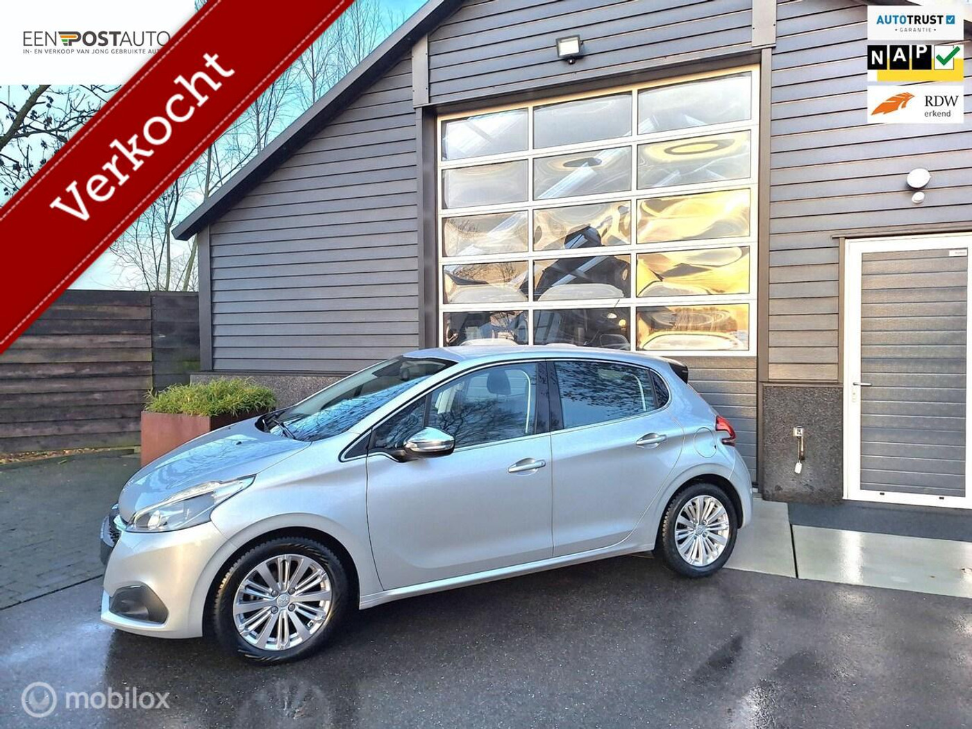 Peugeot 208 1.2 PureTech Blue Lease Allure Full-Map Navigatie, Apple-Carplay, Cruise-Control, Climate- 2018 - voorkant