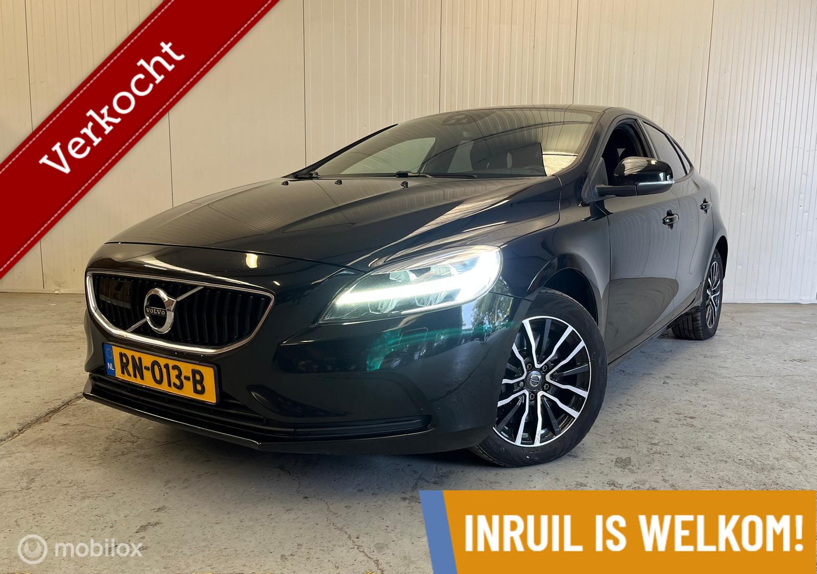 Volvo V40 2.0 D2 Momentum / ACC/ BLIS / PDC / 2018 - voorkant