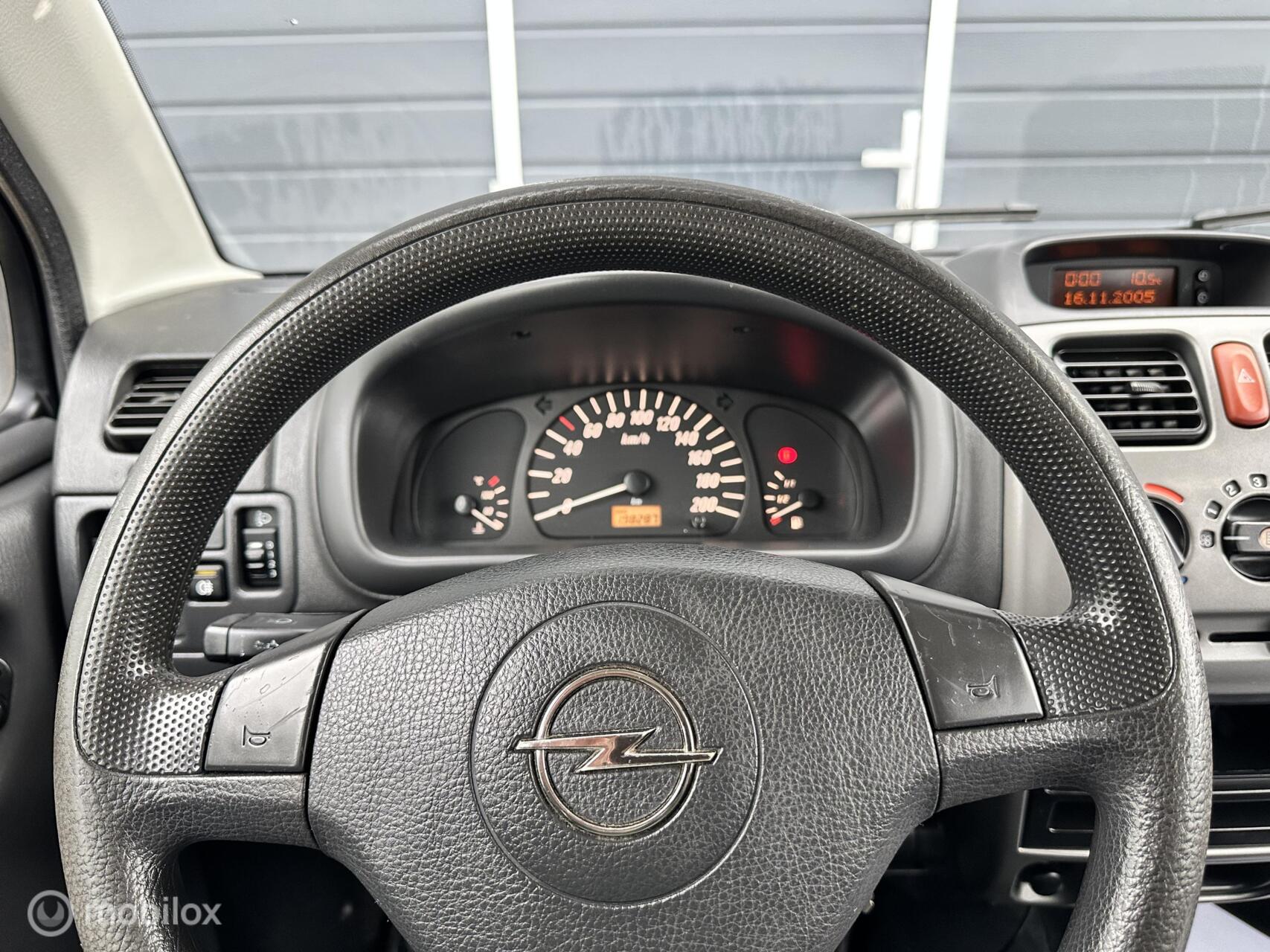 Foto van Opel Agila