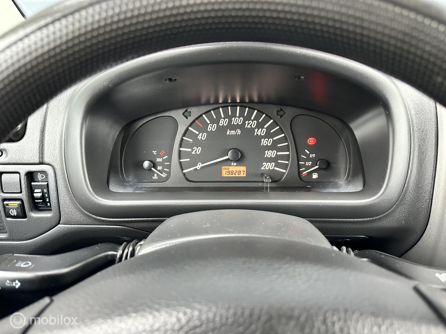 Foto van Opel Agila