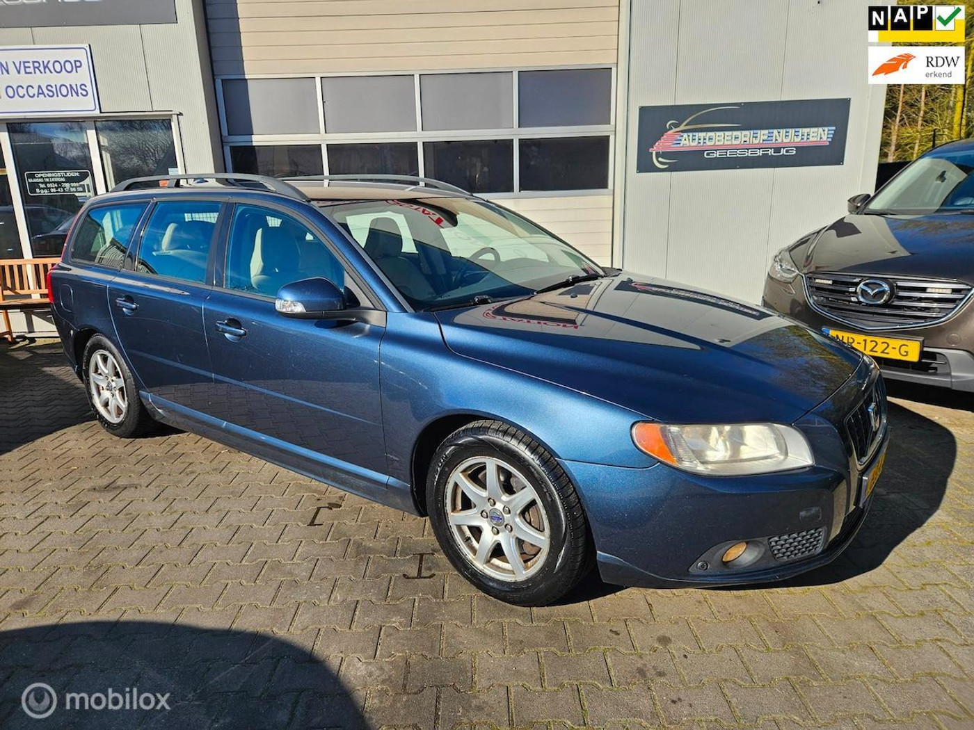 Volvo V70 2.4 D5 Momentum LEER..TREKHAAK 2007 - voorkant