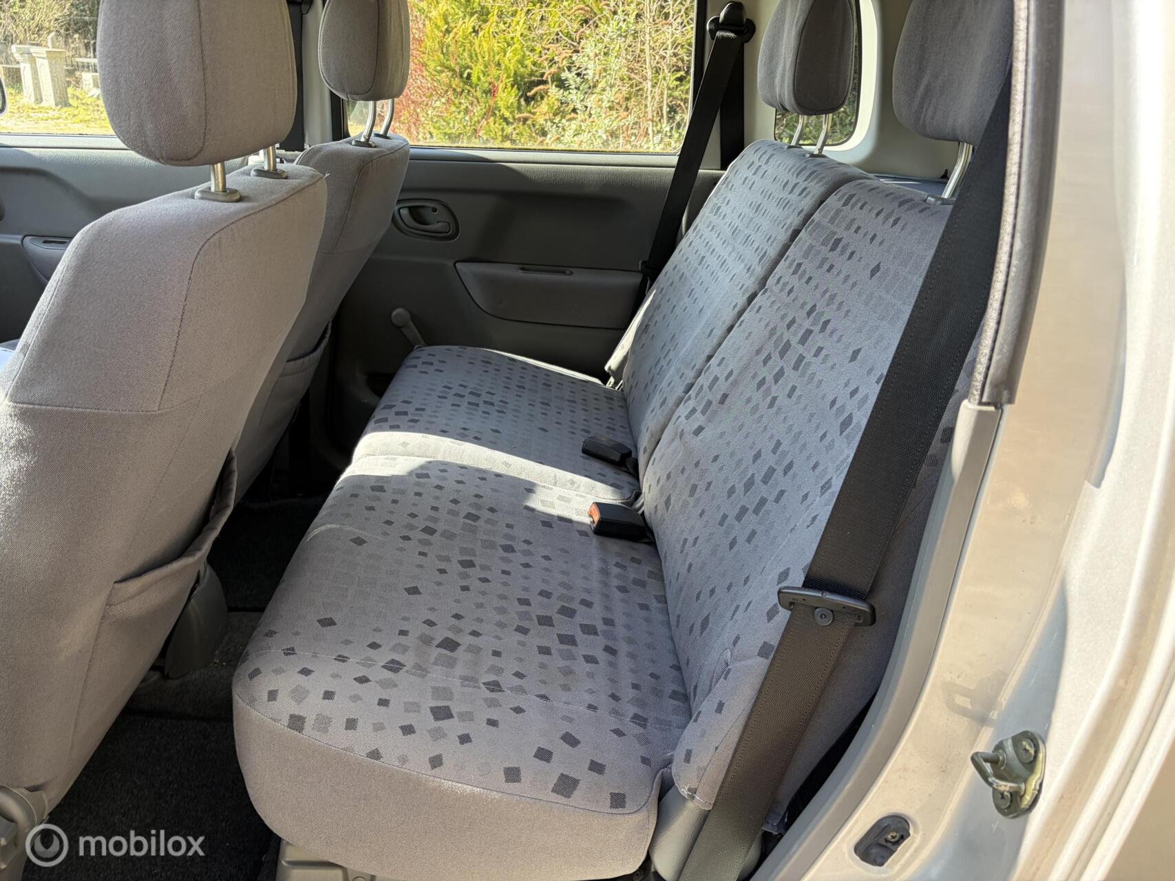 Foto van Opel Agila