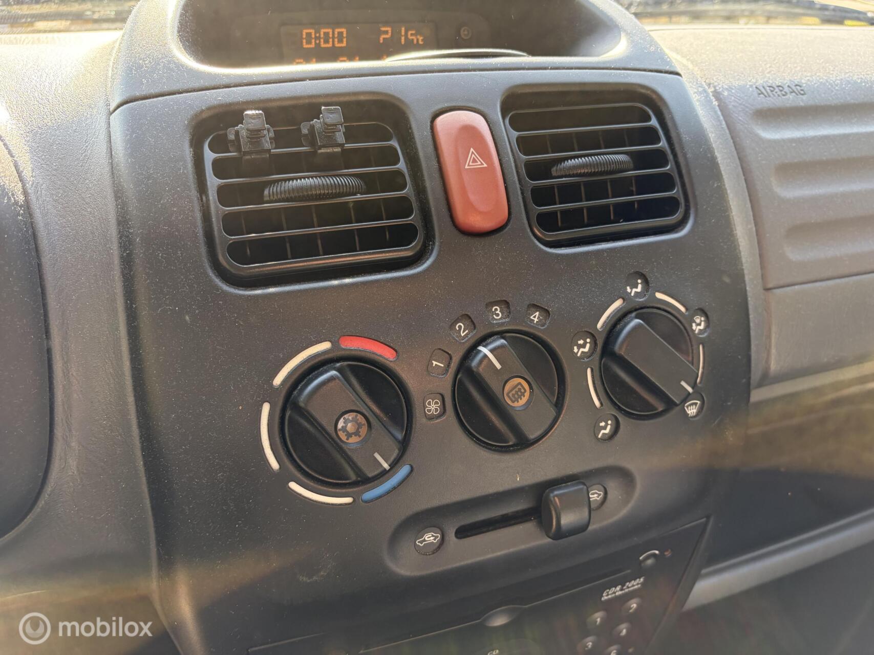 Foto van Opel Agila