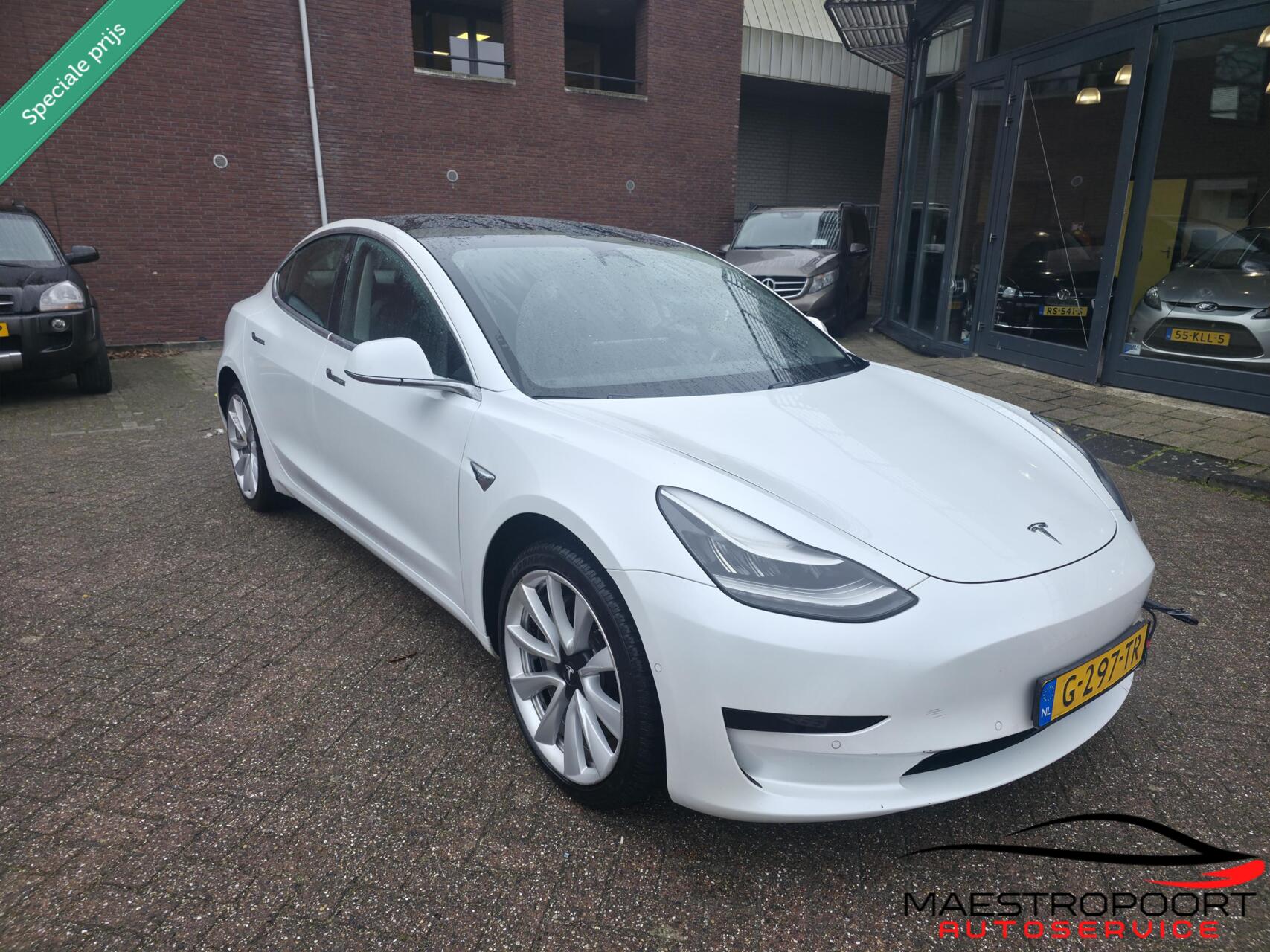 Foto van TESLA MODEL 3